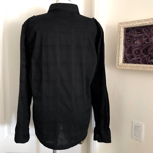 Lost Shirt~Black Button Down / Host Pick - Picture 4 of 11